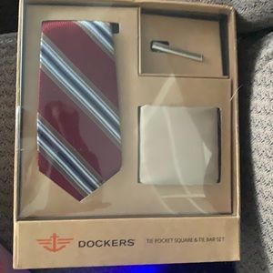 Dockers Tie Clip / Tie / Picket Square Set